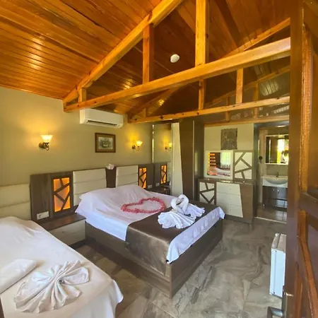 Mavi Yengec And Hotell