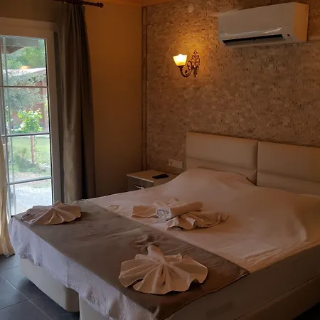 Mavi Yengec And 4* Orhaniye