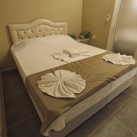 Mavi Yengec And Szálloda