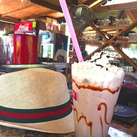 Mavi Yengec And Szálloda 4*