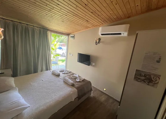 Mavi Yengec And Orhaniye (Marmaris)