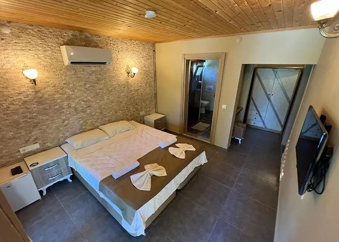 Mavi Yengec And Hotel