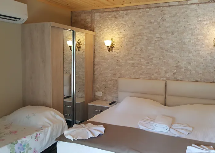 Mavi Yengec And Hotel