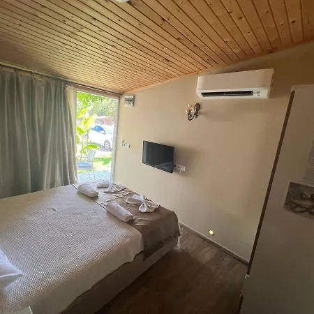 Mavi Yengec And Orhaniye (Marmaris)