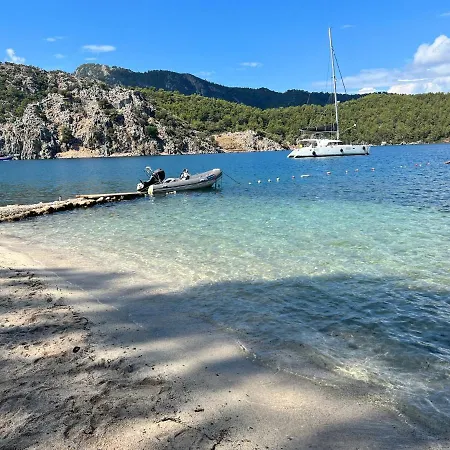 Mavi Yengec And Hotel