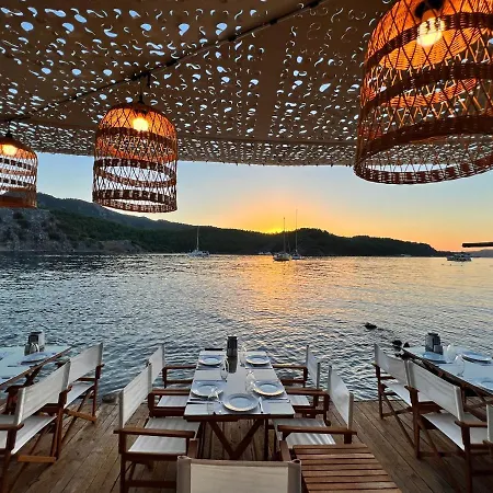 Mavi Yengec And Hotel 4*