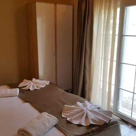 Hotel Mavi Yengec And 4*