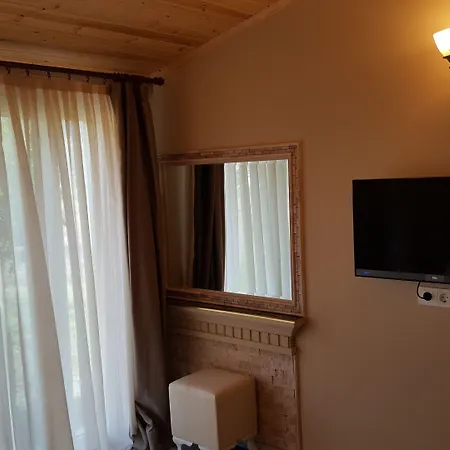 Mavi Yengec And Hotel