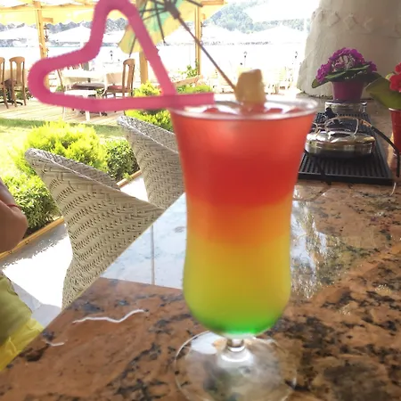 Mavi Yengec And Hotel Orhaniye (Marmaris)