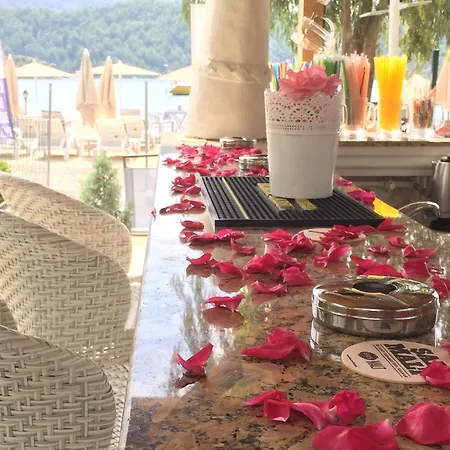 Mavi Yengec And Hotel Orhaniye (Marmaris)